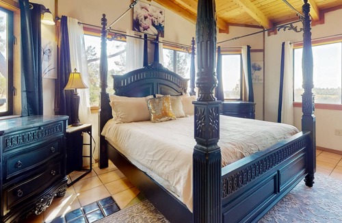 Chico House | Zen Mountain Retreat cabin with mtn views, sweeping outdoor space, & W/D