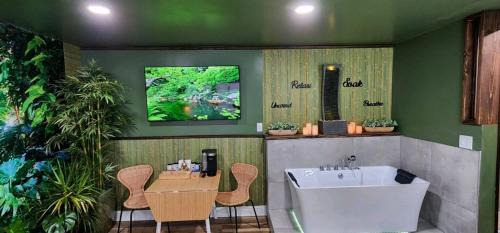 Midtown Apartment | Zen Retreat-Jacuzzi, kitchenette, Walk to fun