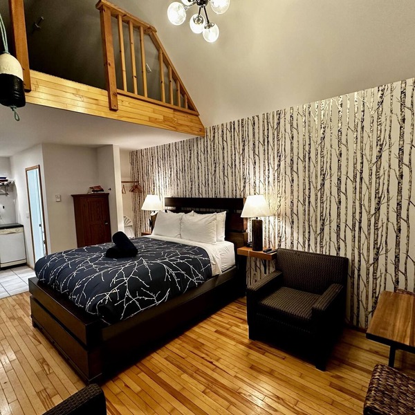Cozy cabin near walking trails and beaches!