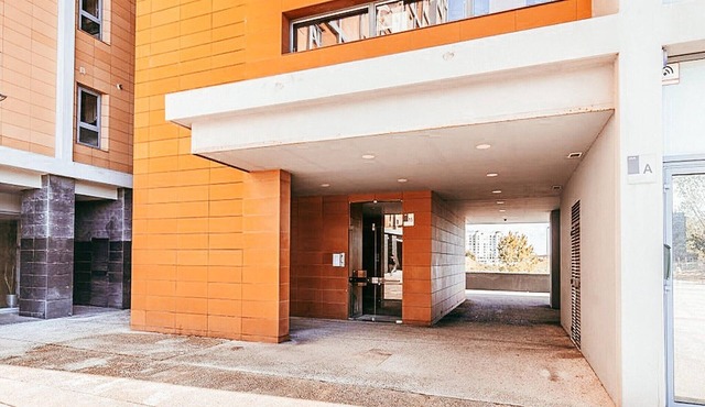 1-Bed, Beautiful River Views