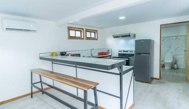 1-Bedroom Suite w/Bathtub, Smart TV, A/C + Pool