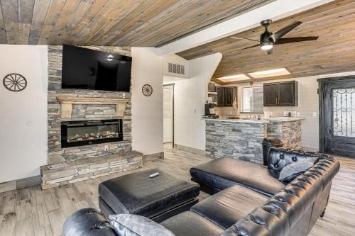 1 Mi to Main St Eats! Single-Level Red Bluff Home