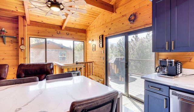 1 Mi to Skiing: Mtn-view Cabin in Big Bear Lake