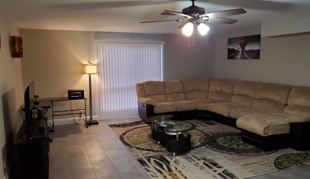 1 mile from the strip! Enjoy your Vegas home away from home!