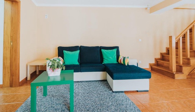 10 min from the beach Game room with fireplace Pool