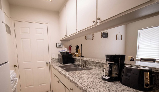 2 bedroom 2 bath apartment near main street