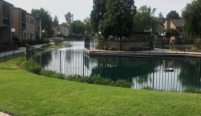 2 bedroom Condo near 5 fwy. Valencia, Magic Mountain and College of the Canyons.