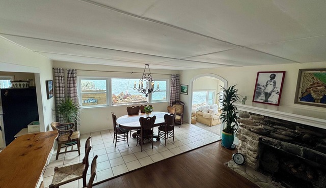 2-bedroom cottage in soothing Ventura with cool AC breeze