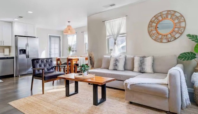 2-bedroom house in Beautiful San Diego with WiFi, AC