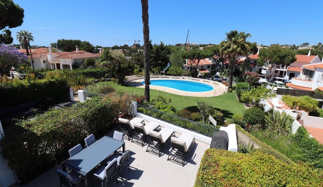 2 Bedroom Townhouse with communal pool in Lakeside Quinta do Lago