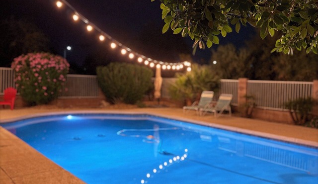 2 Car Garage Tesla Charger KING BEDS 2 Master Suites Hot Tub Pool