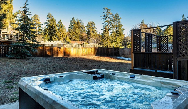 2 Fireplaces, Spa, pizza oven, Golf, Hiking