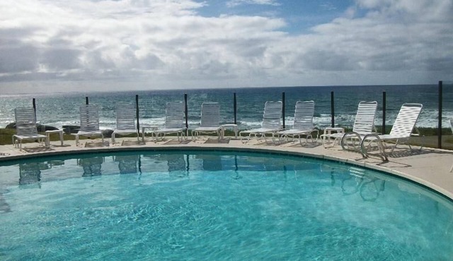 2 Units | Kitchen | Balcony | Pool | Free Parking | Steps from Del Mar Beach