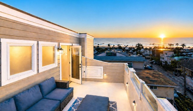 25% Off July 6-10 -Walk To Beach, Amazing Views*