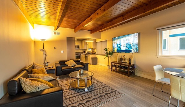 2BD HOME SEAL BEACH/LONG BEACH OCEAN VIEWS
