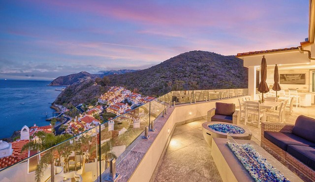 2BD Penthouse Suite, Unobstructed Views in Hamilton Cove (UPPER UNIT), CART & AC