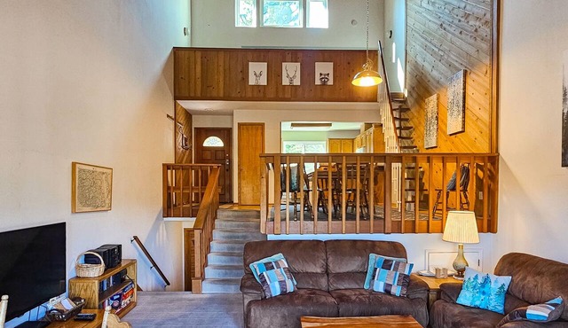 2BR Huntington Lake condo with stunning views, WiFi, 2 decks, private W/D