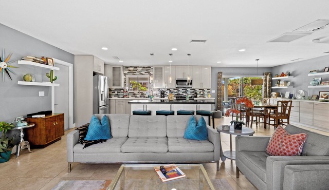 3 BDR Desert Oasis in the Heart of Palm Springs! Private Pool & Spa, 10 Min to D