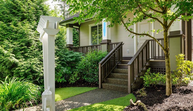 3 Bedroom Family Friendly House in Langley BC - 45 minutes from Vancouver!