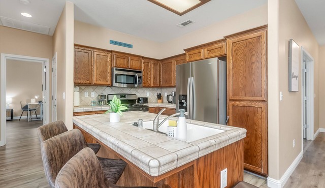 3 BR Home Near 3 Natn’l Parks & Close to Airport