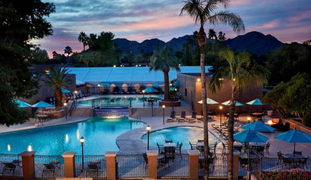 3 Spacious Units, 5 Pools, On-Site Dining, Minutes to Phoenix Zoo, OdySea