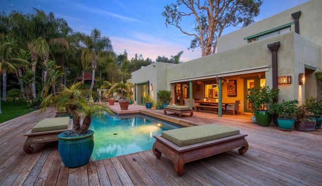3BR/3.5BA w/Pool, Cabanas - Near Beach & Hiking
