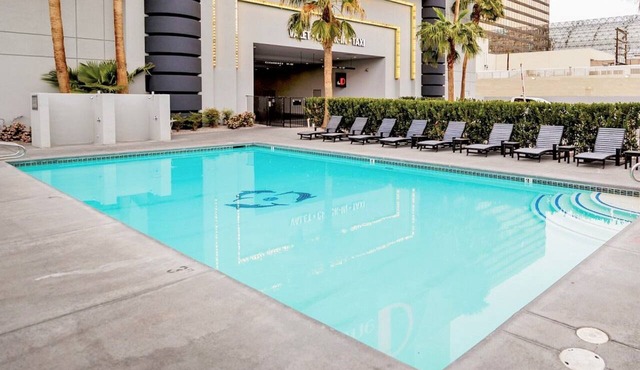 4 Deluxe Two Queen Rooms at The D Las Vegas