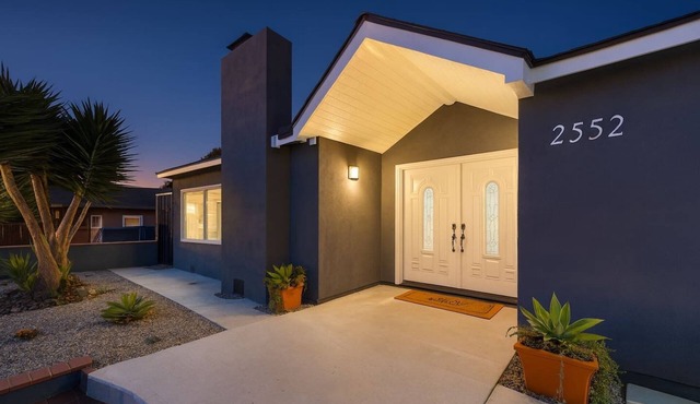 5-Units/26 guests/Heated Pool Option/Spa