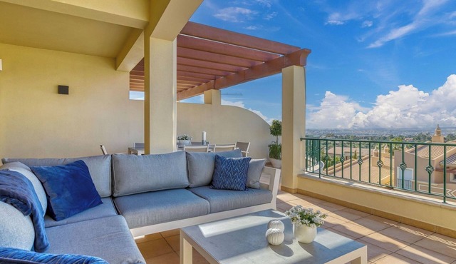 7 Boa nova Immaculately Presented Townhouse with incredible views!