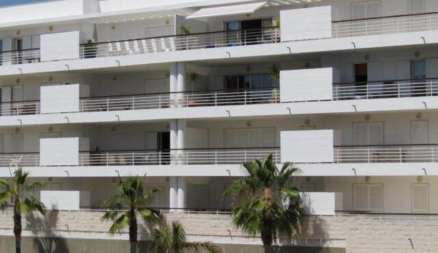 7190/AL Luxury Air-Conditioned Lagos Marina Apartment, Shared Pool,