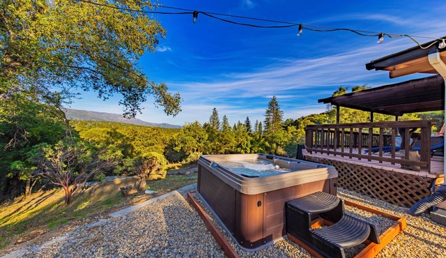 9 Acre Mountain Escape with Hot Tub, Game Room, Fire Pit, BBQ