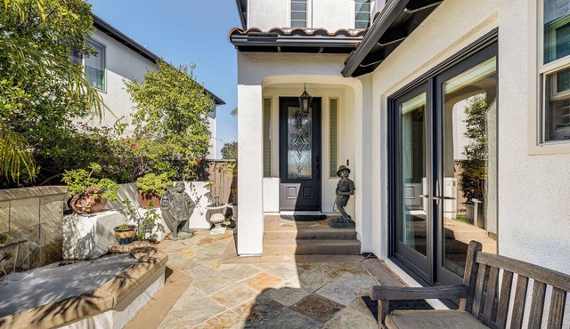 9 Mi to Beach: Pet-friendly Apt in San Diego!