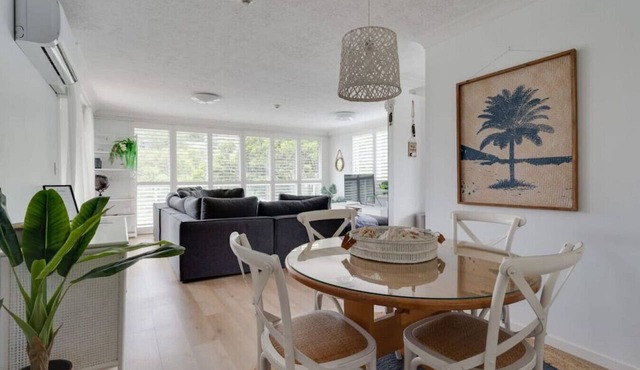A Comfortable Retreat in Burleigh's Most Loved Spot
