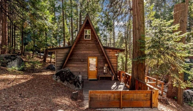 A-Frame Escape ~Unique stay w/comfort & style