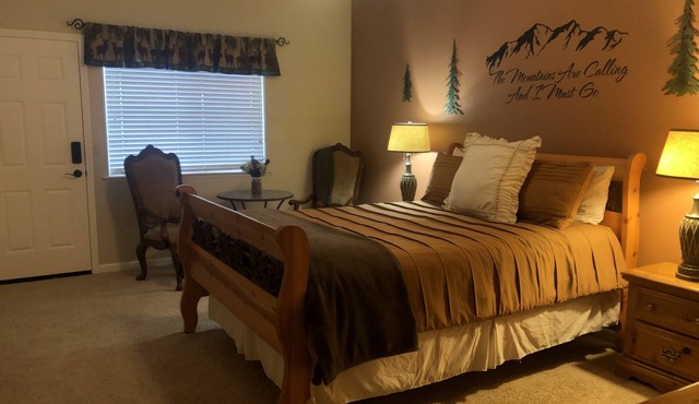 A gorgeous bedroom/bath w/private entry. Yosemite/Bass Lake/Sequoia Parks.