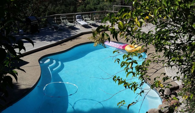 A Great Home in a Resort-Like Setting- Private Retreat with pool & River Views