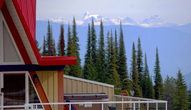 A Loft Above, Ski in/out, 3 Lofts, Private Hot Tub
