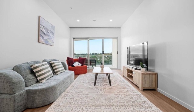 Across from Train &Bus Station | Pool & Gym & View