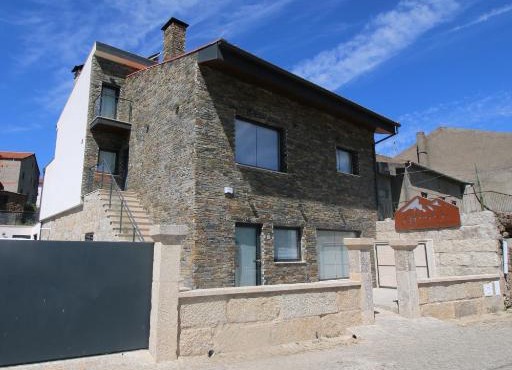 Afonsos House & Rooms
