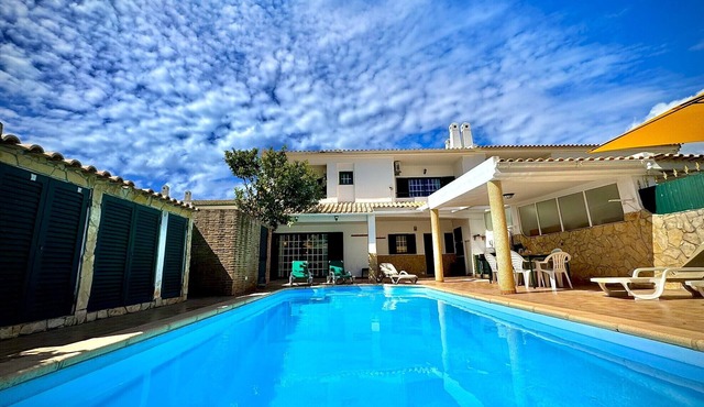 ALBUFEIRA SUMMER VILLA 1 WITH POOL by HOMING
