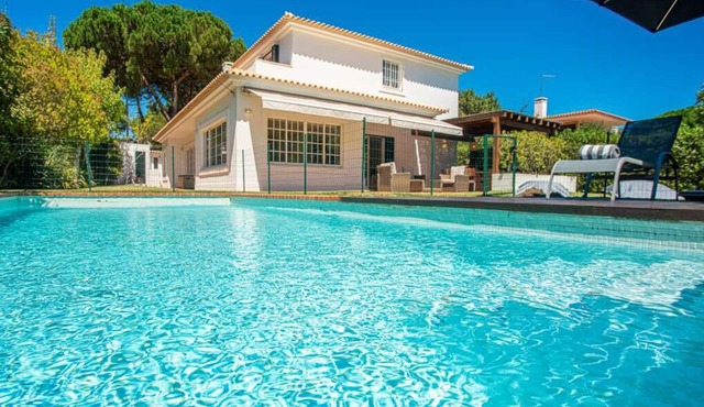 Amazing Lisbon Coast Villa | 5 Bedrooms | Villa Albatroz | Private Swimming Pool & Wonderful Garden | Sintra