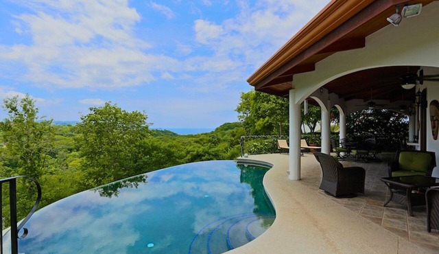 AMAZING OCEAN VIEWS! "House in the Sky" Monte Paraiso