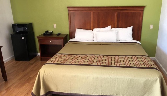 Americas Best Value Inn Visalia