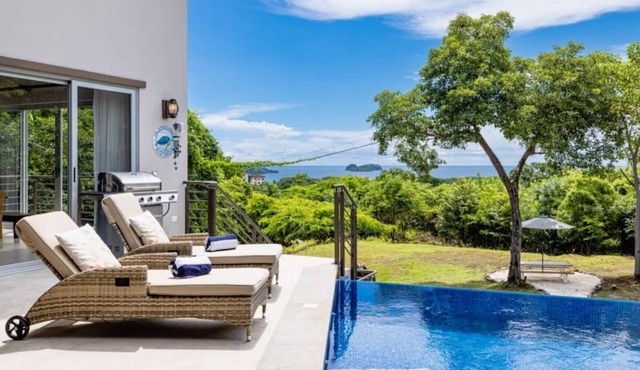 Amigos de Tortuga 4 BR Villa Private Pool Oceanview