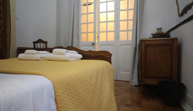 Antique M1 R1 - Amazing Double Room with shared Bathroom in Marques Pombal
