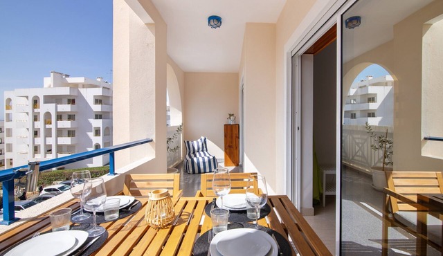 Apartment 'Brisa Salina D'Alporchinhos' with Sea View, Elevator, Air Conditioning & Wi-Fi