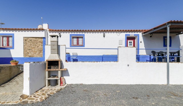 Apartment 'Casa Da Adega' with Mountain View, Shared Pool and Wi-Fi