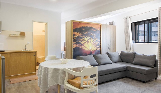 Apartment 'Praça AL T1' with Mountain View, Wi-Fi and Air Conditioning