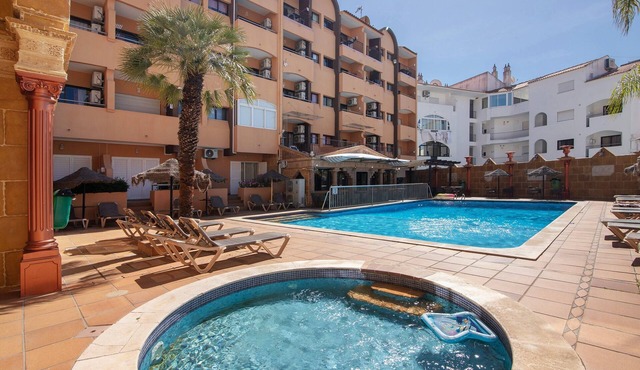 Apartment 'Silva' with Shared Pool, Wi-Fi and Air Conditioning