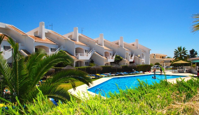 Apartment with communal pool walking distance to Carvoeiro center and beaches